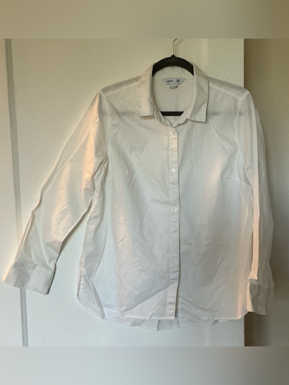 Old Navy white button down shirt. Size Large. NWOT.